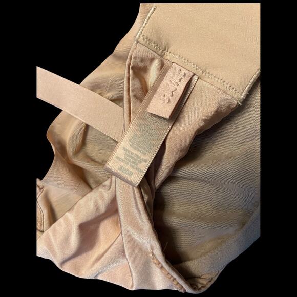 EUC SKIMS Unlined No Show Balconette Bra in Clay $58 Size 32DD - Picture 6 of 6